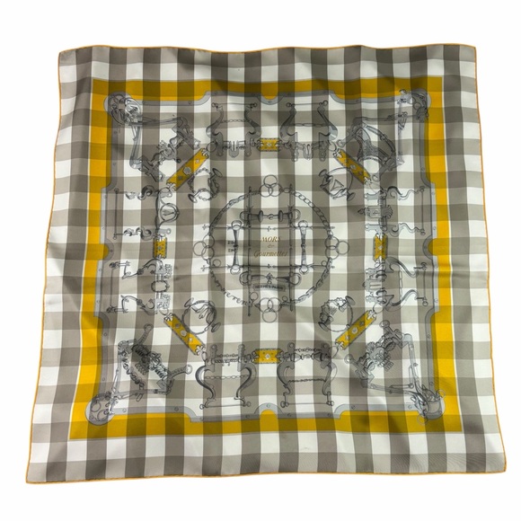 HERMES Scarf carre Mors et gourmettes Yellow Multi 100% Silk Made in France - Picture 3 of 16
